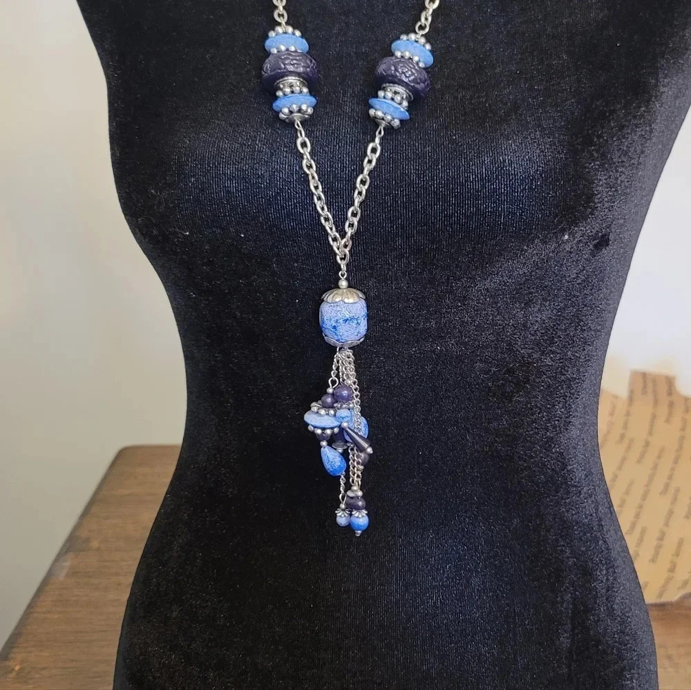 Silver and 2 tone blue necklace necklace with earrings
